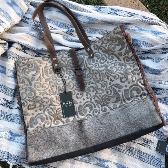 New MYRA bag weekender overnight upcycled cow print leather canvas beach diaper - Picture 11 of 15
